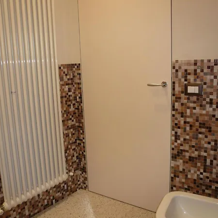 Charming Apartment, Modern Comfort In Historic Setting